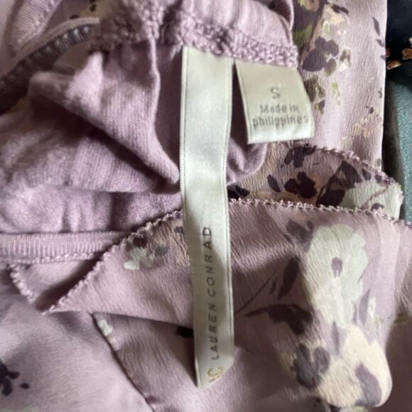 LC Lauren Conrad Womens Tank Cami Strappy  Top Lilac Floral Flowy  Ruffle Small - Picture 9 of 9